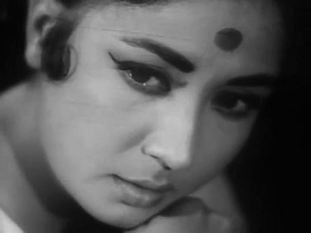Meena Kumari in Ajeeb Dastan Hai Yeh