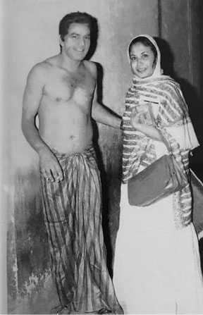 Meena Kumari and Dharmendra