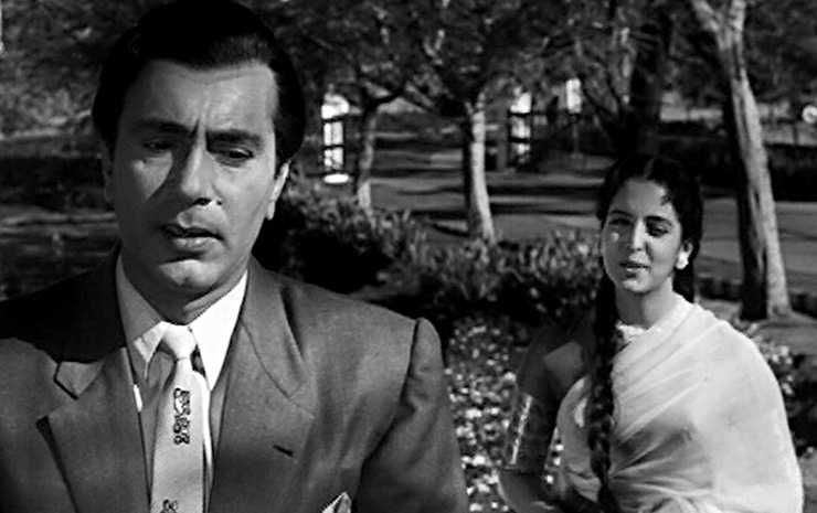 Balraj Sahni and Leela Naidu, in a still from Hrishikesh Mukherjee's film Anuradha